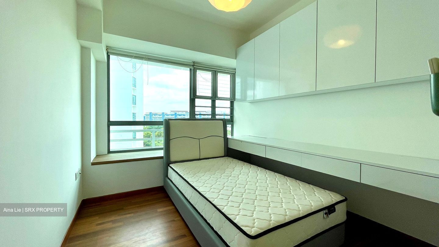 Waterfront Waves (D16), Condominium #566000891